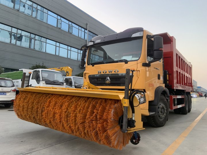 重汽豪沃除雪車(chē)